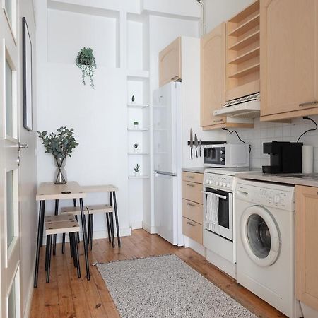 Idyllinen Valoisa Huoneisto Ullanlinnassa. Helsinki Exterior foto